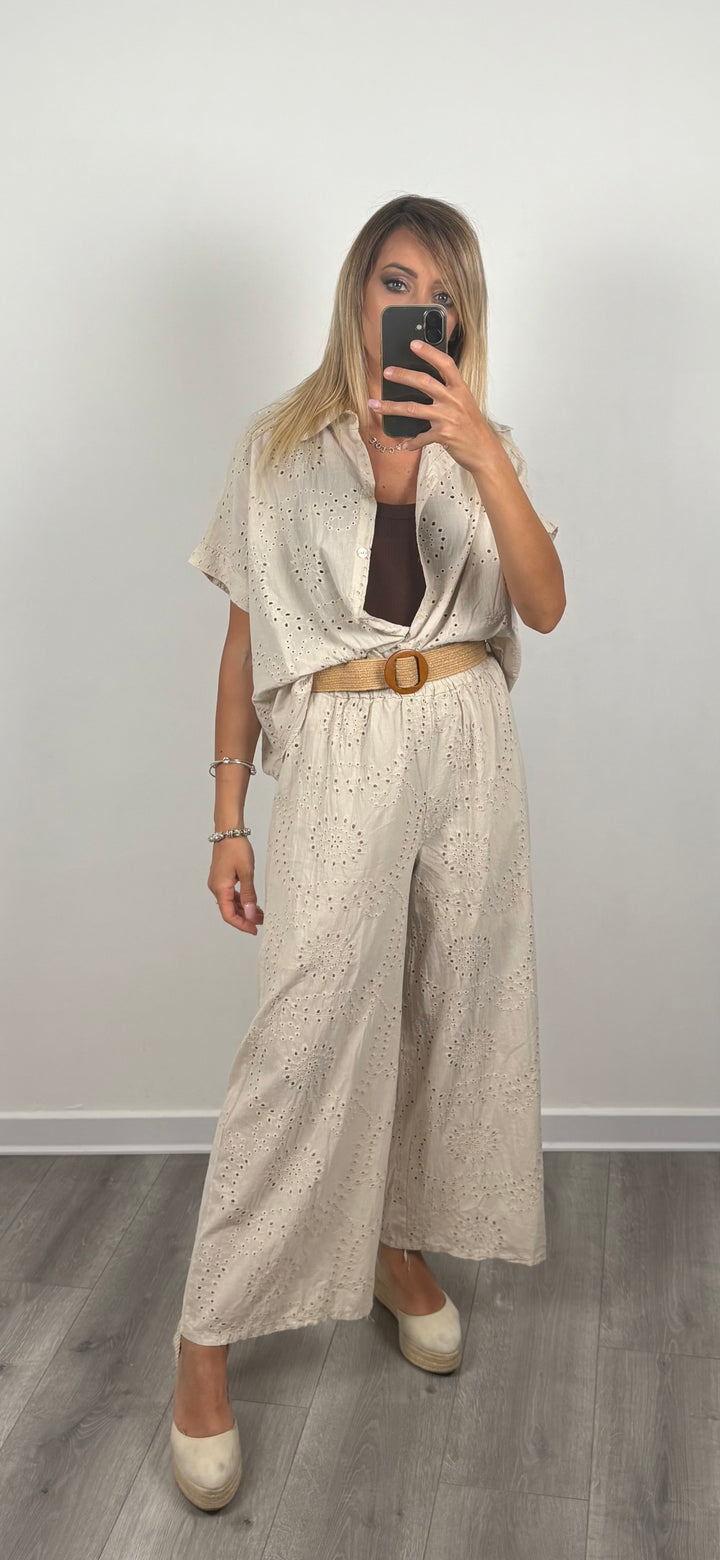 Completo beige in sangallo