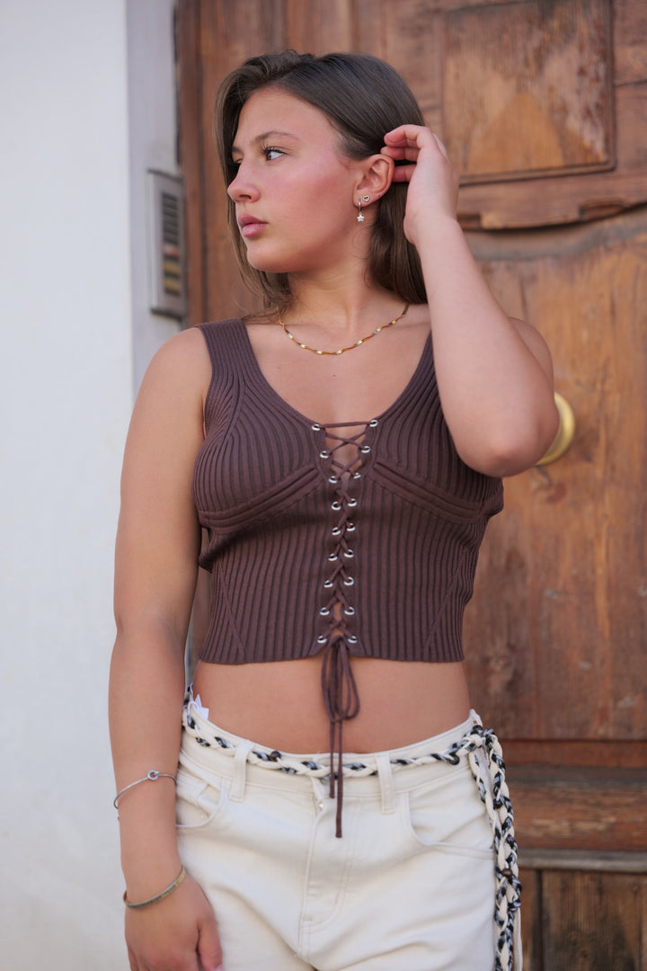Top Lace Up
