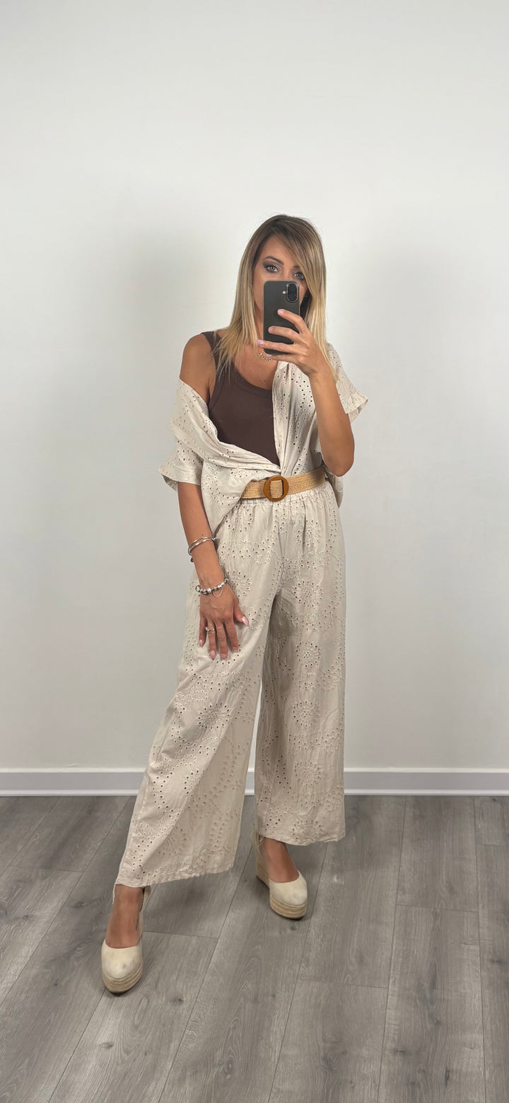 Completo beige in sangallo