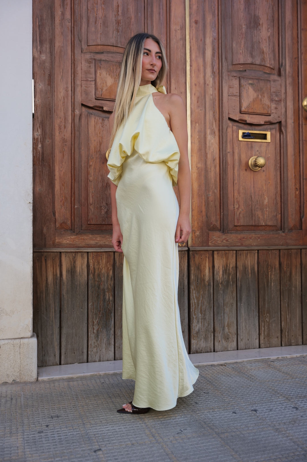 Abito Backless